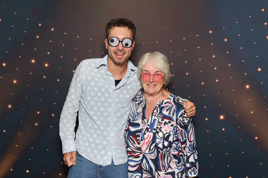 ZD260628112736-28 | Fotoshop von zweidimensional Fotografie. Ihr Fotograf im Aargau. Abzüge von Ihrem Fotobox Event bestellen.Abzüge von Ihrem Hochzeit bestellen.Abzüge von Ihrem Schulfotograf bestellen.