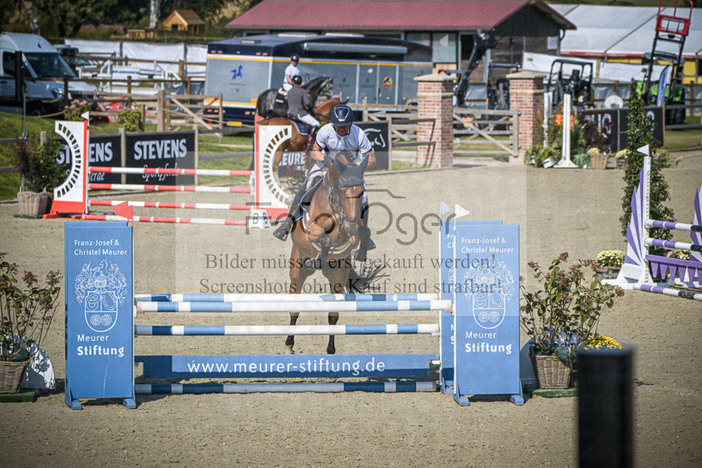 DOS_1376 | Entdecke hochwertige Reitturnierfotos von Foto Oger. Professionell, emotional und authentisch – jetzt Lieblingsmomente im Shop bestellen.Deutschlandweite Turnierfotografie. - Realisiert mit Pictrs.com