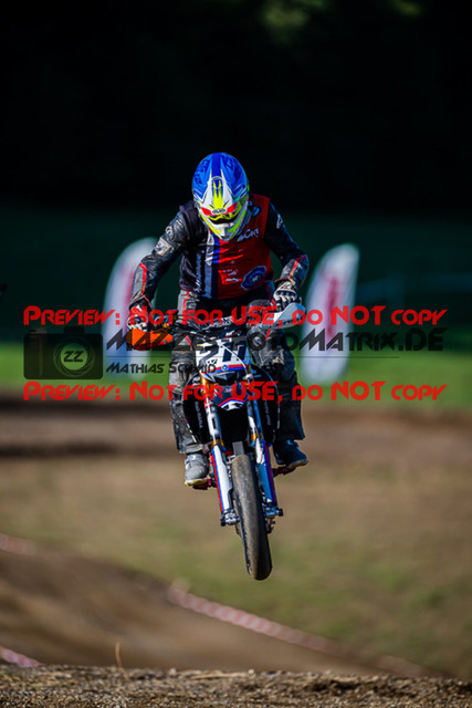 MaZZes_FotoMatrix_220903_9057 | UE40