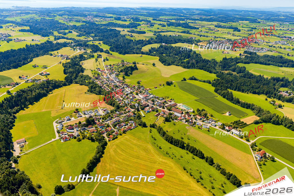 Schrägluftbild  Niederstaufen  Sigmarszell - Das Luftbild wurde 2025 vom UL-Flugzeug heraus erstellt ( keine Drohne ) - Hochauflösende Luftaufnahme -Nicht vergleichbar mit Google Maps oder Satelittenbilder- Die Geschenkidee !Mit Lizenz und Bildrechte bestellbar