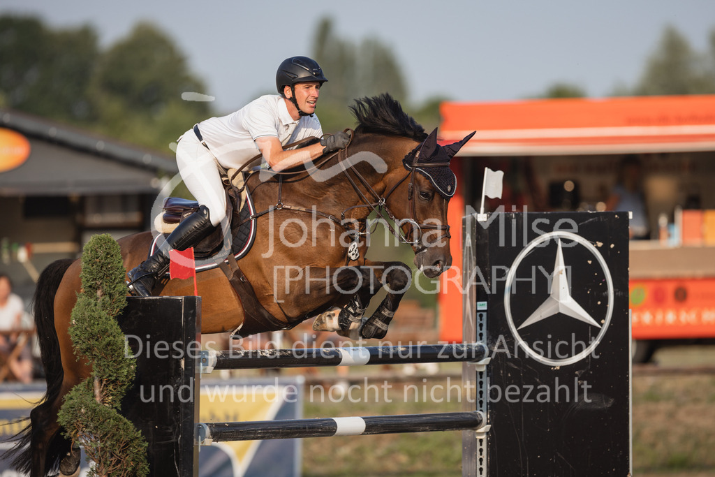 230624_PfSpTa_GroßerPreis-289 | Deine schönsten Turniermomente als professionelle Fotos! Entdecke hochwertige Pferdesport-Fotografie im Online-Shop. Jetzt Fotos finden & bestellen!