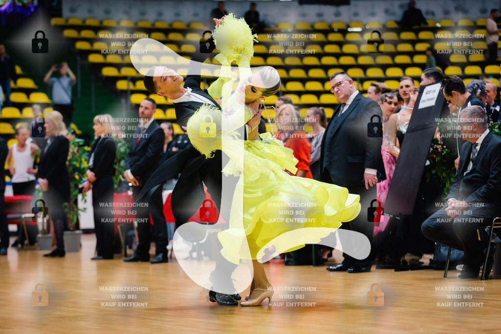 Hessen Tanzt WDSF International Open Standard 5th (86) Vladyslav Tsykhanovskyi _ Veronika Tsikhanovska (Schwarz-Weiß-Club Pforzheim)-2025-05-17-0126 | Webshop for digital downloads and prints of dance sport, event & show photographer Julian Link - Realisiert mit Pictrs.com