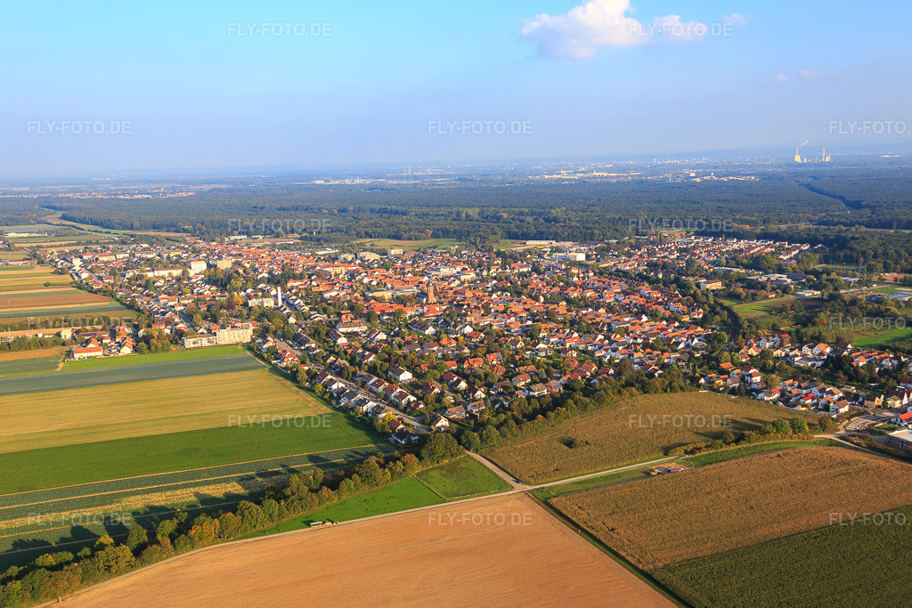 Luftbild: Guttenbergstraße, Burgenring in Kandel im Bundesland Rheinland-Pfalz in Deutschland. Foto: IMG_073874.jpg vom 03.10.2014 durch Werner Riehm/FLY-FOTO.de