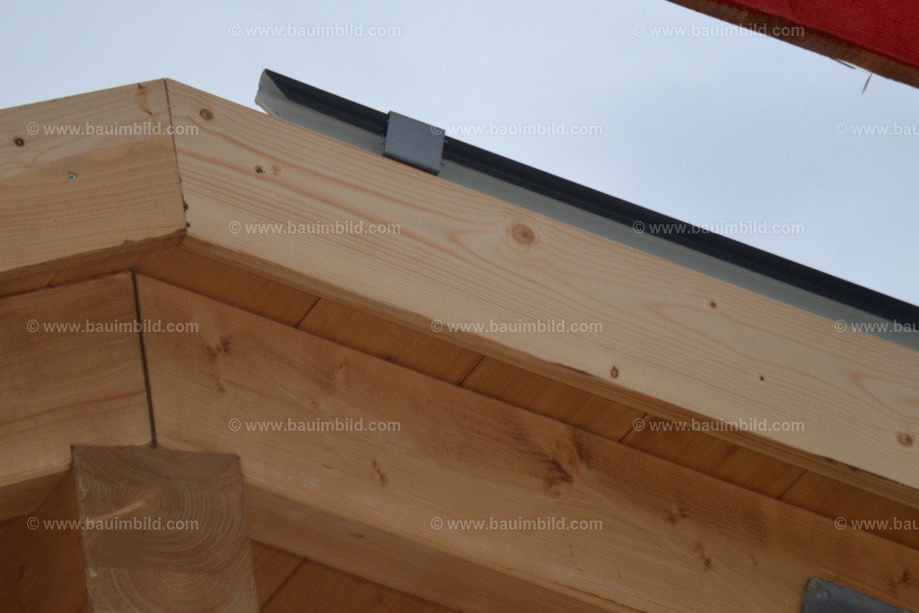 bib-lg11-spenglerarbeiten-0121 | Nach LV-Leistungsgruppen sortierte Detailfotos über den Bau eines Hauses. Alle Hausbau-Bilder direkt vom Urheber und Autor der Website Haus-Selber-Bauen.com