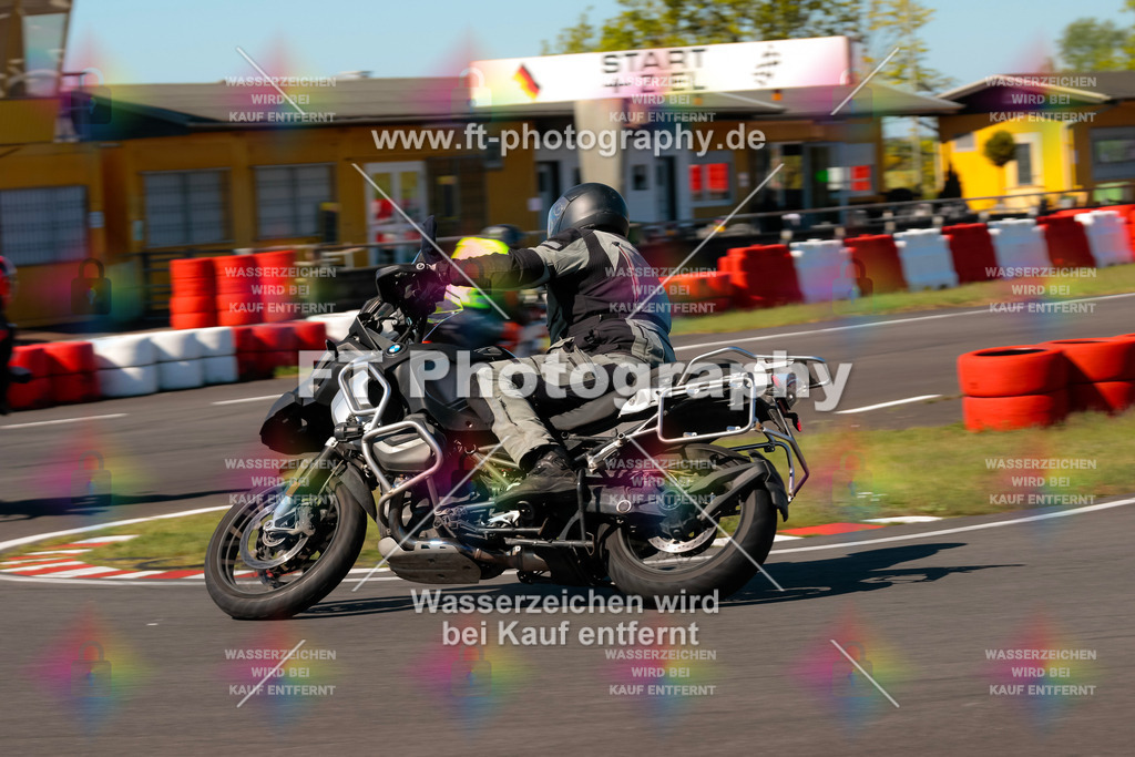 Moto-TeamOBK-21680 | Hier findet Ihr Bilder von Touristenfahrten auf der Nürburgring Nordschleife oder von anderen Veranstaltungen die ich besucht habe. Viel Spass beim Durch Schauen 