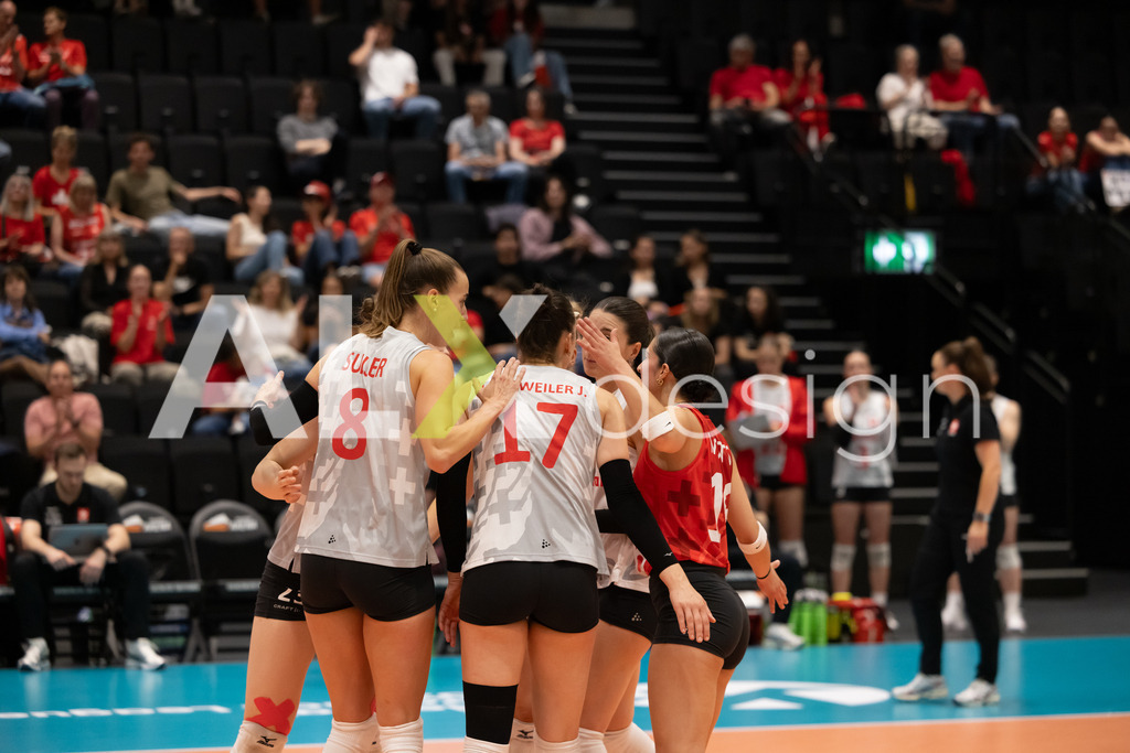Georgia v Switzerland - CEV European League Women | KRIENS, SWITZERLAND - JUNE 12: Team of Switzerland during the CEV European League match between Georgia and Switzerland at Pilatus Arena on June 12, 2026 in Kriens, Switzerland. - Realisiert mit Pictrs.com
