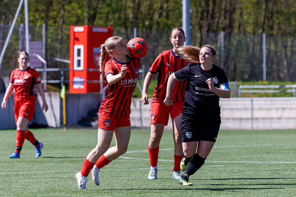 20260426-FCH-Hohenmemmingen_052 | 1.FC Heidenheim 1846 II vs. SGM Hohenmemmingen/Sontheim, Fußball, Frauen, Bezirksliga Meisterrunde, 2025/2026, 1. Spieltag, 26.04.2026 in Heidenheim, Kunstrasen b. Voith-Arena West(Foto: Michael Bulling) - Realisiert mit Pictrs.com