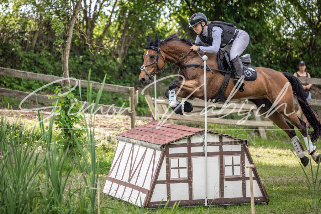 20260523-_3LI9970 | Tierfotografie Pferde, Hunde, Katzen, Haustiere.
Turnierfotografie Reitturniere, Reiten, Springreiten, Dressur in Hanau, dem Main-Kinzig-Kreis und dem Rhein-Main- Gebiet um Frankfurt