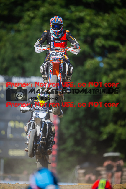 MaZZes_FotoMatrix_220702_856 | S4