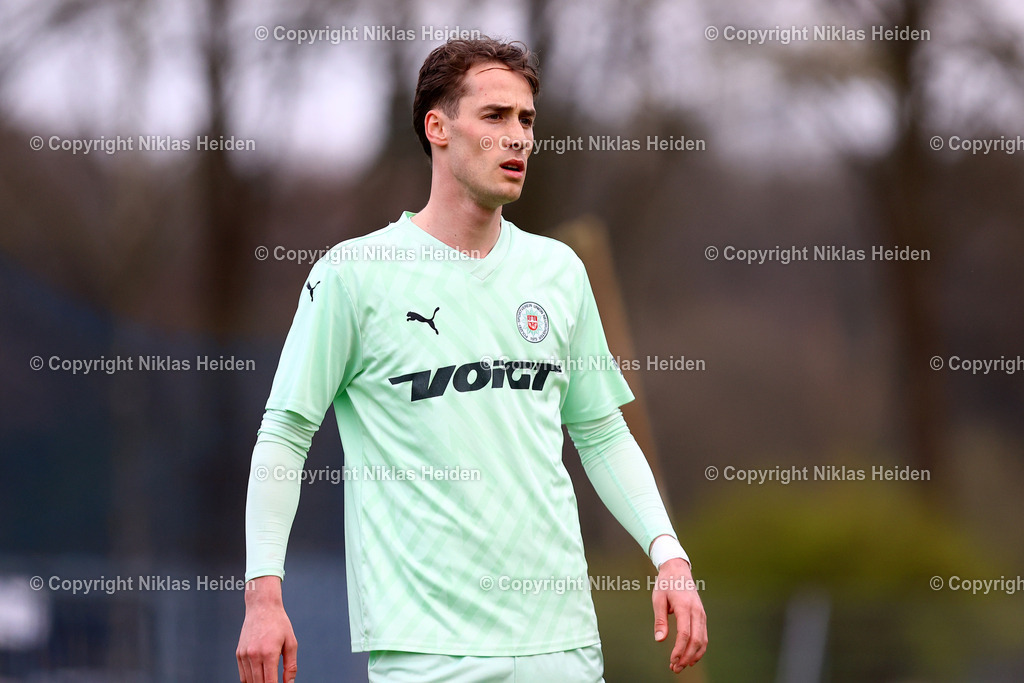 NH_VfRNeumuenster_PSVNeumuenster_FlensOberliga_15042026 | #11 Jesper Tiedemann (PSV Union Neumünster)Fußball I Herren I Flens Oberliga I Saison 2025-2026  I 19. Spieltag I VfR Neumünster - PSV Union Neumünster I 15.04.2026 I VfR Stadion HSP (Grümmi Arena)