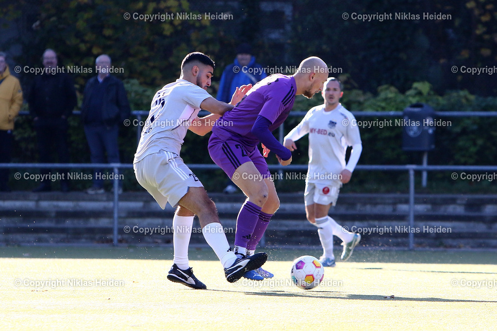 NH_HEBC_TuSDassendorf_OberligaHamburg_03112024 | #21 Fabian Lemke (HEBC), #25 Erciyes Firat Palo (TuS Dassendorf)Fußball I Herren I Gamesright Oberliga Hamburg I Saison 2024-2025 I 15. Spieltag I HEBC - TuS Dassendorf I 03.11.2024 I Reinmüllerplatz