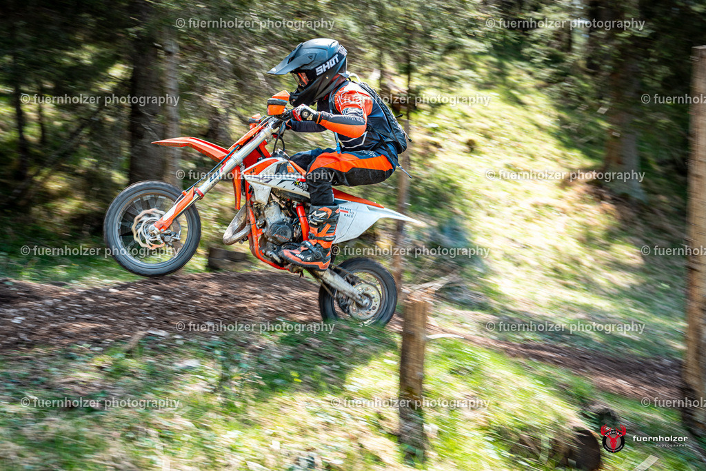 fuernholzer_250501-C1-687 | Fotografische Impressionen von der Red Stag Enduro Extreme by fuernholzer-photography.com. Endurosport in Österreich fotografisch festgehalten von fuernholzer. Auftragsfotografie für Private, Gewerbefotos und Industriefotografie. Eventfotografie, Sportfotografie und Motorsportfotografie. Anbieter von Fotoworkshops, Fototraining, fotografischen Vorträgen und Fotoseminaren.