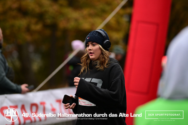 Süderelbe Halbmarathon 2025 I 09.11.2025 I Fotograf_DerSportfotograf.I 00668 | Der Sportfotograf. - Realisiert mit Pictrs.com