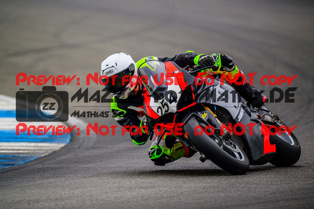 MaZZes_FotoMatrix_240614_6007705_9985 | WEISS