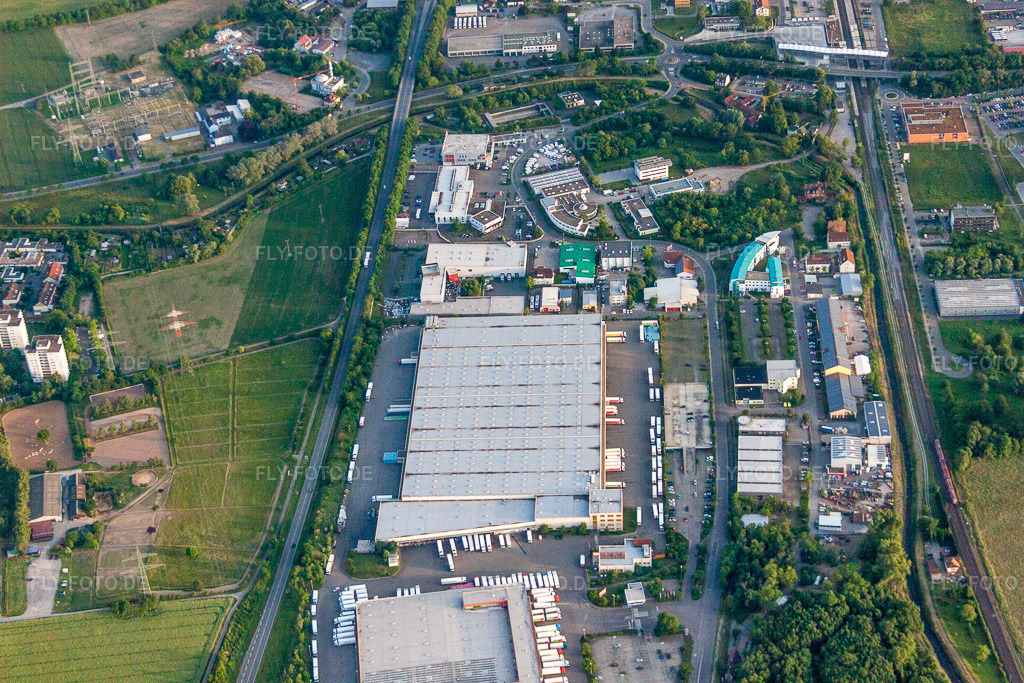 Luftbild: Industriegebiet In den Weinäckern in Wiesloch im Bundesland Baden-Württemberg in Deutschland. Foto: IMG_66400.jpg vom 30.05.2014 durch Werner Riehm/FLY-FOTO.de