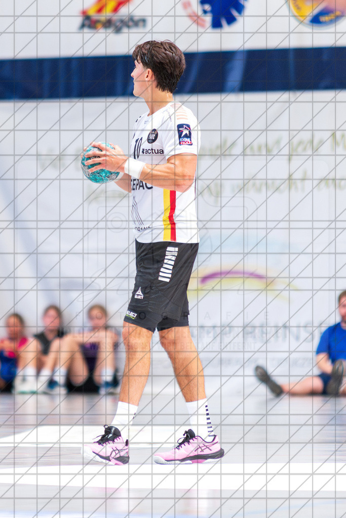 IHC 2026 - TSV Hannover-Burgdorf vs. PAUC Handball | Eliott Desblancs (Pays d´Aix Université Club Handball #10); IHC 2026 - TSV Hannover-Burgdorf vs. PAUC Handball am 08.08.26 in Sporthalle KGS, Schneverdingen - Realisiert mit Pictrs.com