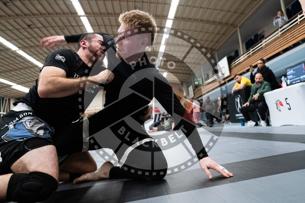 20251129PBB9182 | Fighters compete during the luta livre competition ILLCS XI winter edition on November 29, 2025 in Hannover, Germany.