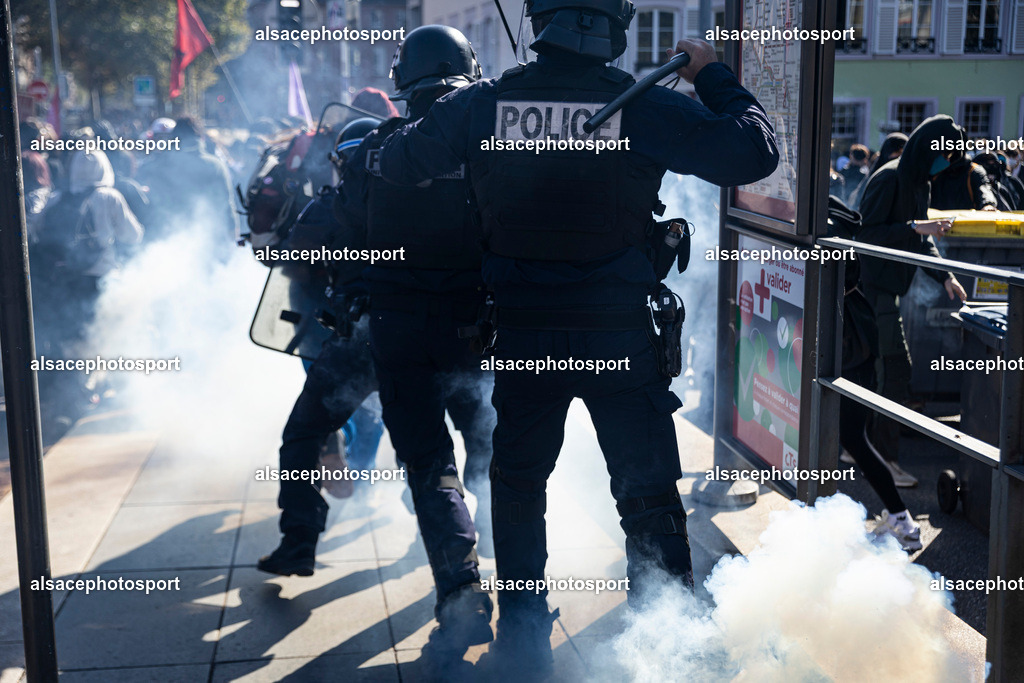 _B7A0329 | manifestation de lycéens à Strasbourg, le 6 octobre 2026, dans le cadre d’un mouvement national de protestation contre les conditions d’apprentissage. - Realisiert mit Pictrs.com