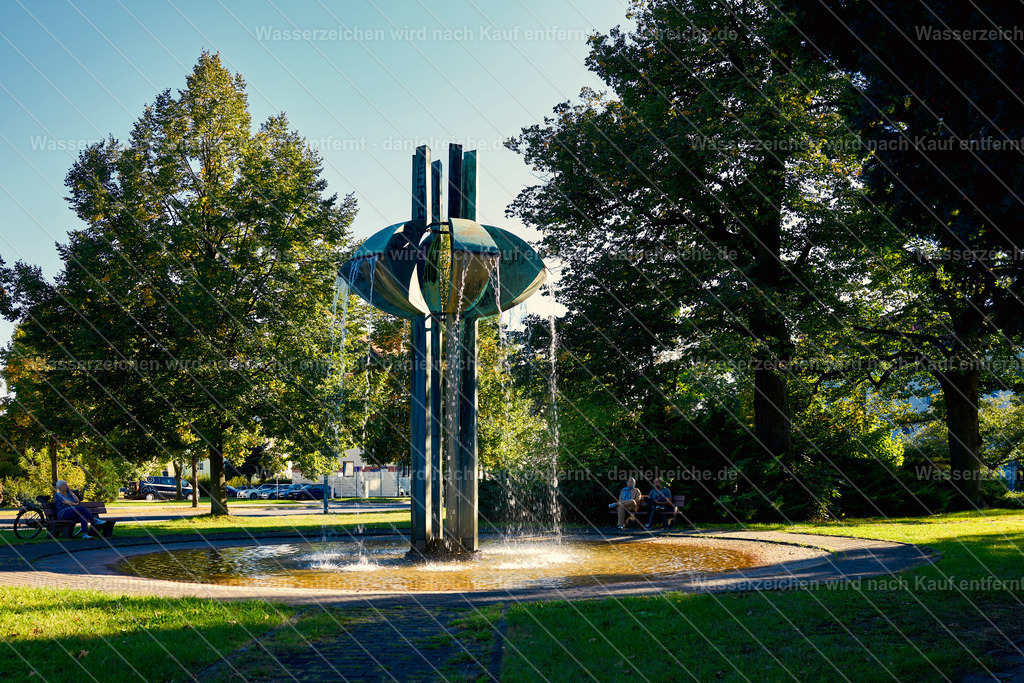 Grüner Saum Hoyerswerda - ZDF-Brunnen | Grüner Saum Hoyerswerda - ZDF-Brunnen - Realisiert mit Pictrs.com