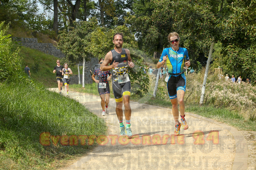 250824_1321_EX1_2121 | Sportfotografie im Rhein-Sieg Kreis, Köln, Bonn, NRW, Rheinland Pfalz, Hessen, etc. Unser Tätigkeitsfeld umfasst den Laufsport vom Volkslauf über den Marathon, Duathlon, Triathon bis zum Ultralauf wie Kölnpfad Ultra oder Schindertrail.