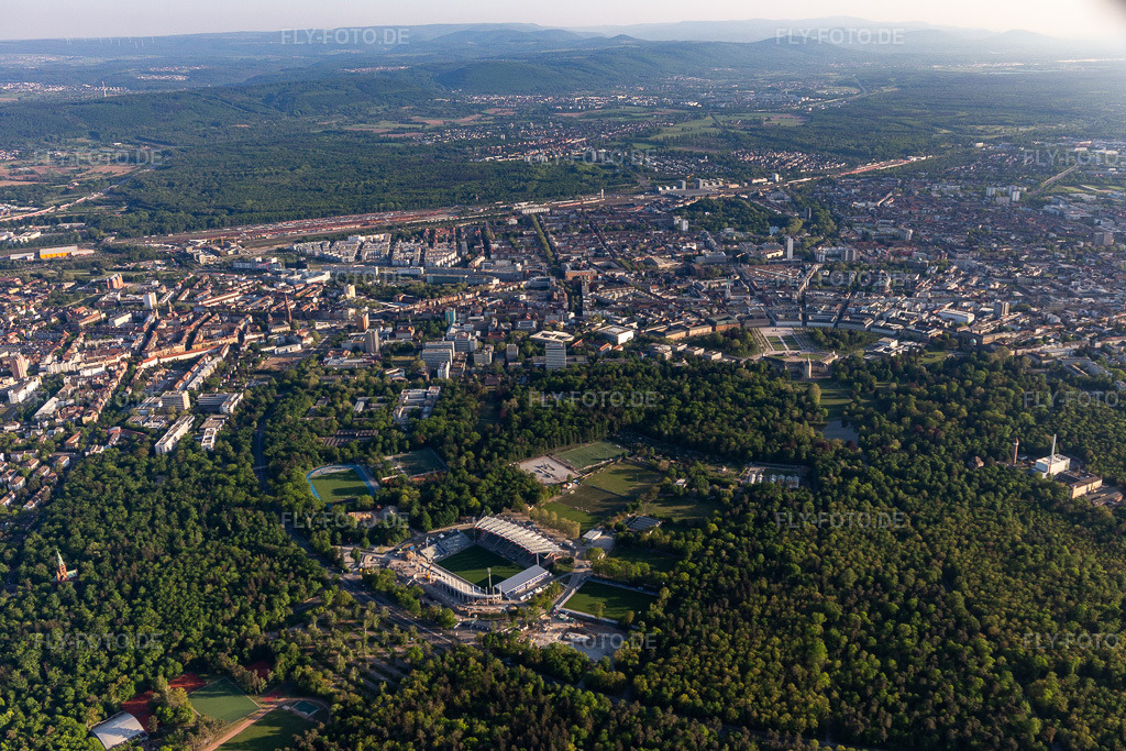 Luftbild: Erweiterungs- und Umbau- Baustelle am Sportstätten-Gelände des Stadion 