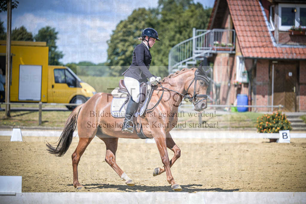 DOS_5413 | Entdecke hochwertige Reitturnierfotos von Foto Oger. Professionell, emotional und authentisch – jetzt Lieblingsmomente im Shop bestellen.Deutschlandweite Turnierfotografie. - Realisiert mit Pictrs.com