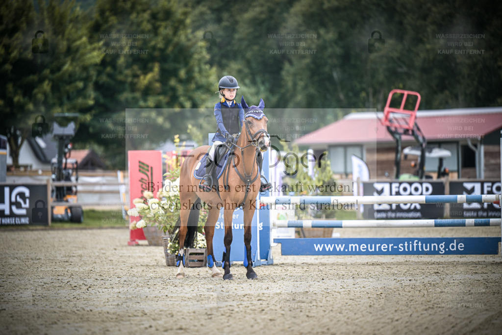 DOS_0444 | Entdecke hochwertige Reitturnierfotos von Foto Oger. Professionell, emotional und authentisch – jetzt Lieblingsmomente im Shop bestellen. - Realisiert mit Pictrs.com