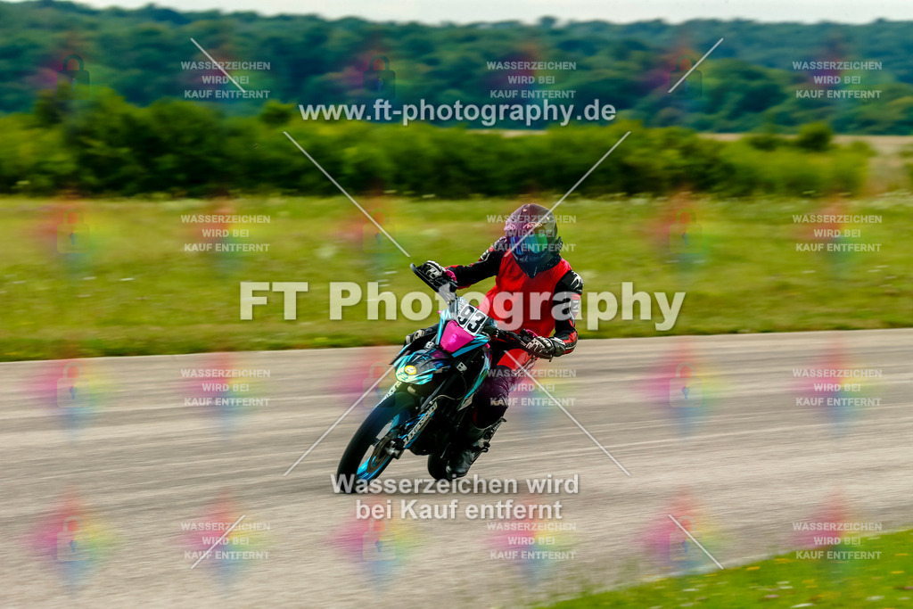 Chambley Juli-3250 | Hier findet Ihr Bilder von Touristenfahrten auf der Nürburgring Nordschleife oder von anderen Veranstaltungen die ich besucht habe. Viel Spass beim Durch Schauen 