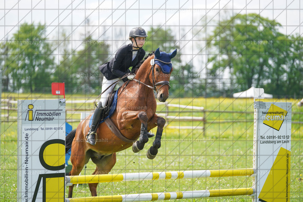 20240509-FAH02762 | Turnierbilder der Turnierfotografen Bayern, Pferdesport Fotografie, Reitsportbilder, Turnier Landberg am Lech, Turnierbilder bayern, Fotoagentur Herrmann