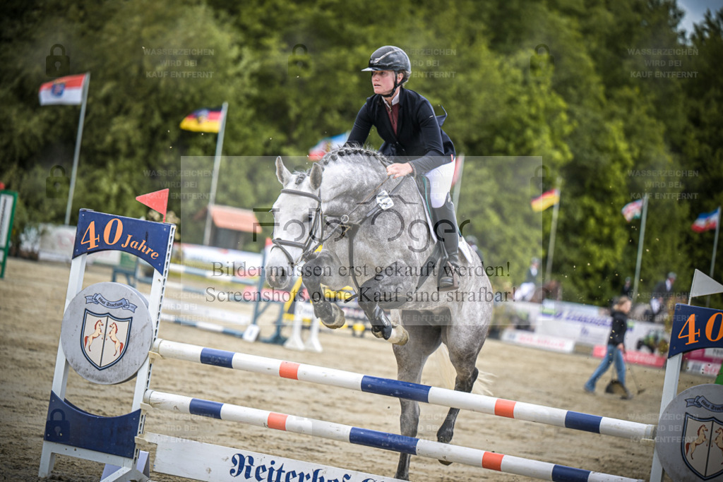 DOS_1485 | Entdecke hochwertige Reitturnierfotos von Foto Oger. Professionell, emotional und authentisch – jetzt Lieblingsmomente im Shop bestellen. - Realisiert mit Pictrs.com