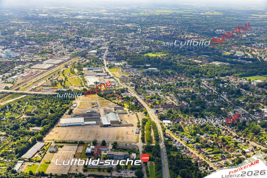 Neue Luftbildaufnahme der Stadt Neumünster - Das Luftbild wurde 2025 vom UL-Flugzeug heraus erstellt ( keine Drohnenaufnahme ) - Hochauflösende Luftaufnahme - für Wandbilder und großformatige Ausdrucke geeignet. Das besondere Geschenk!Hier alle&nbsp;Infos zur Lizenzierung der LuftaufnahmeWir fliegen auch dieses Jahr wieder in Ihre Region um Luftbilder zu erstellen.- Luftbild anfragen