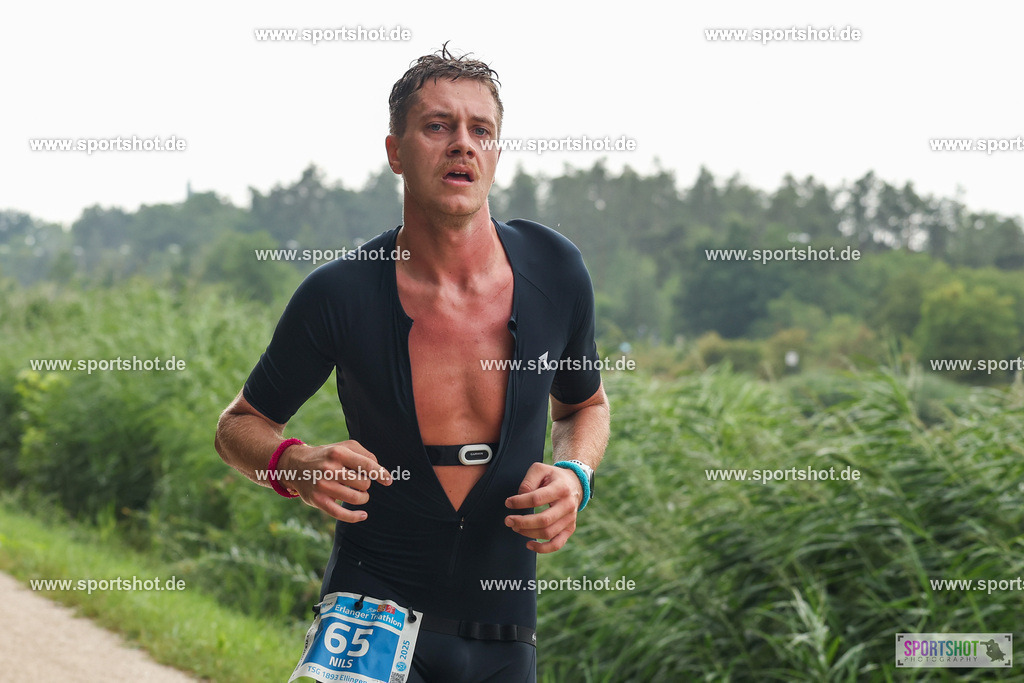 LUR_1702 | 34. M-net Erlanger Triathlon 2025 #erlangertriathlon  #mnettriathlon2025 #mnettriathlon #team #olympischedistanz #mitteldistanz #triathlon #maindonaukanal  #erlangertriathlon2025 #yourpictrs #tv1848 #tv1848erlangen  #triathlonbayern #sportinerlangen #demsportverbunden #sportshot_your_pictrs Copyright: www.sportshot.de