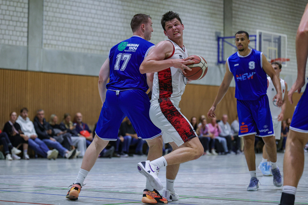 Regio BAYER GIANTS vs NEW Elephants Grevenbroich-64 | Fotos von Basketballspielen aus dem Raum NRW fotografiert von Gero Mueller-Laschet und Daniel Schaefer - Realisiert mit Pictrs.com