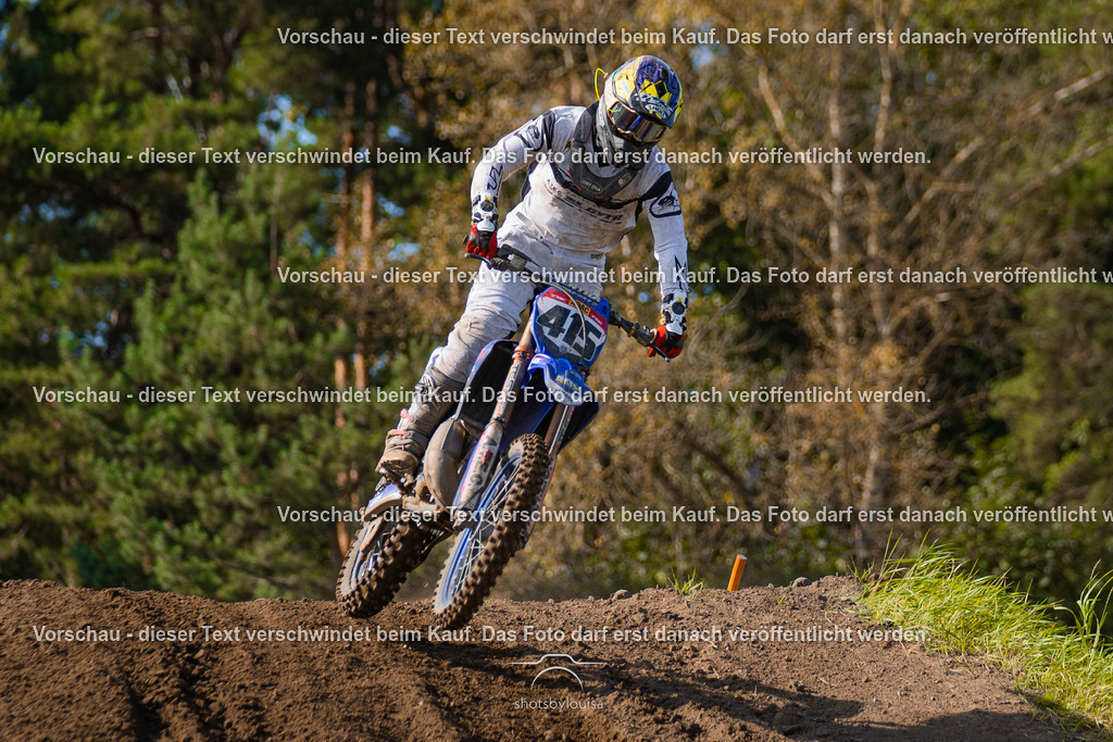 09_21_LM_Schenkenhorst-9431 | Sportfotografin aus Berlin-Brandenburg mit Fokus auf Motocross. Ich halte deine sportliche Leistung und echte Emotionen auf und neben der Strecke professionell fest. Entdecke die Fotos von deinem Rennen und bestelle sie direkt hier im Shop.
