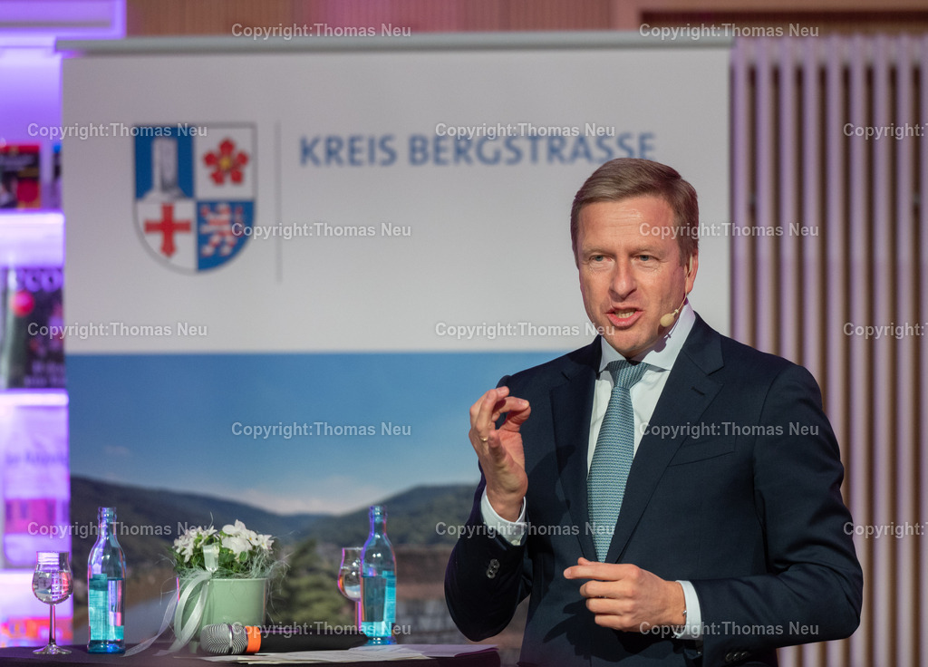 DSC_8965 | Am 8.März 2024 wurde Oliver Zipse  Vorstandsvorsitzender der BMW AG. zum Botschafter der Bergstraße ernannt, die Feier fand in seiner ehemaligen Schule dem Alten Kurfürstlichen Gymnasium in Bensheim statt, 