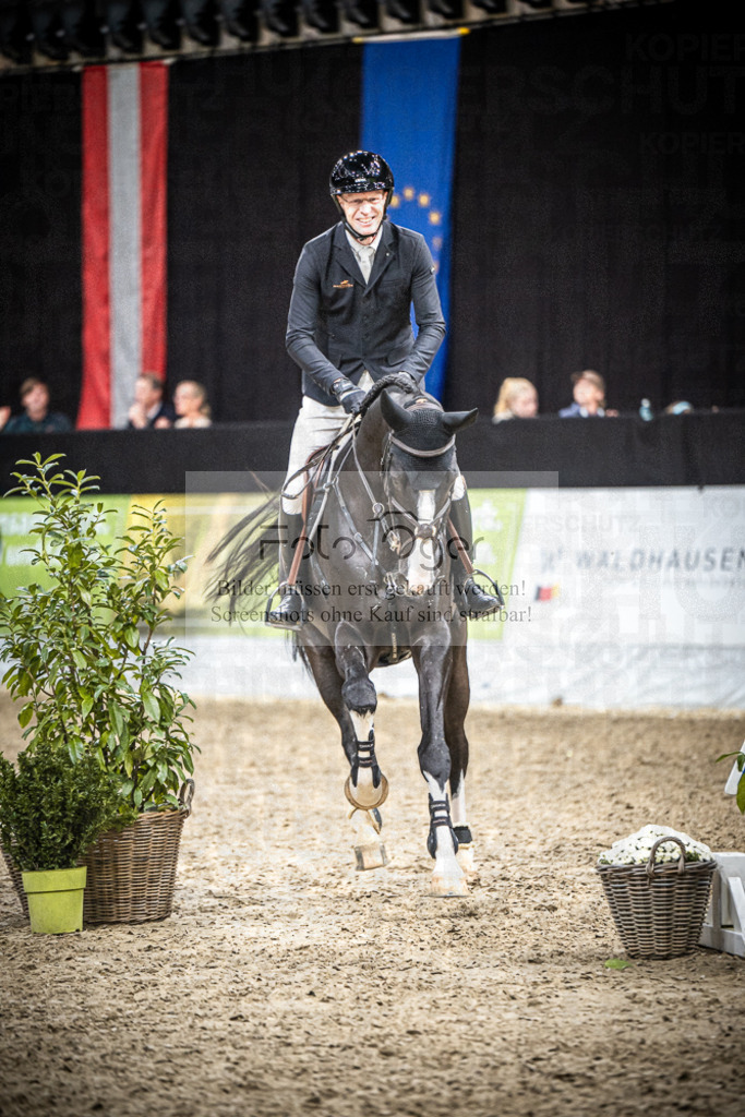 DOS_2994 | Entdecke hochwertige Reitturnierfotos von Foto Oger. Professionell, emotional und authentisch – jetzt Lieblingsmomente im Shop bestellen.Deutschlandweite Turnierfotografie. - Realisiert mit Pictrs.com