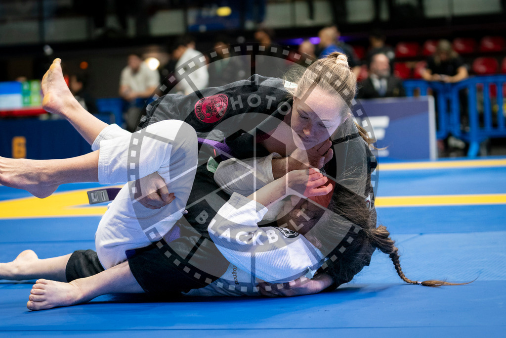 20240125PBB01371 | Fighters compete during the sixth day of the Brazilian Jiu-jitsu European Championship of the IBJJF in Paris, France, on January 25, 2024.