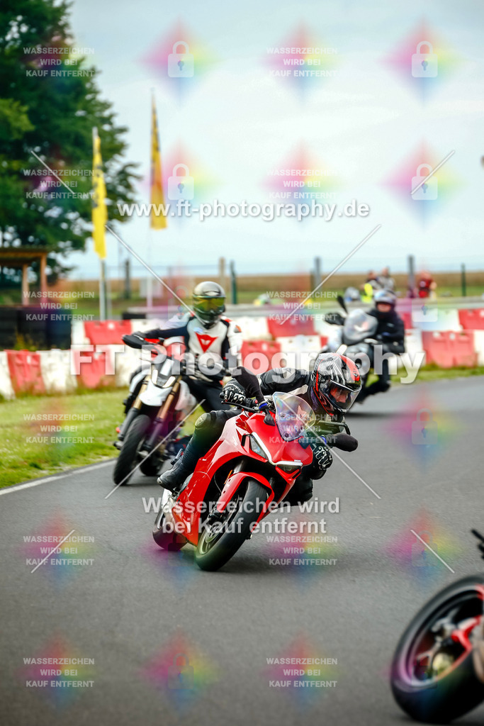 VBK-4225 | Hier findet Ihr Bilder von Touristenfahrten auf der Nürburgring Nordschleife oder von anderen Veranstaltungen die ich besucht habe. Viel Spass beim Durch Schauen 