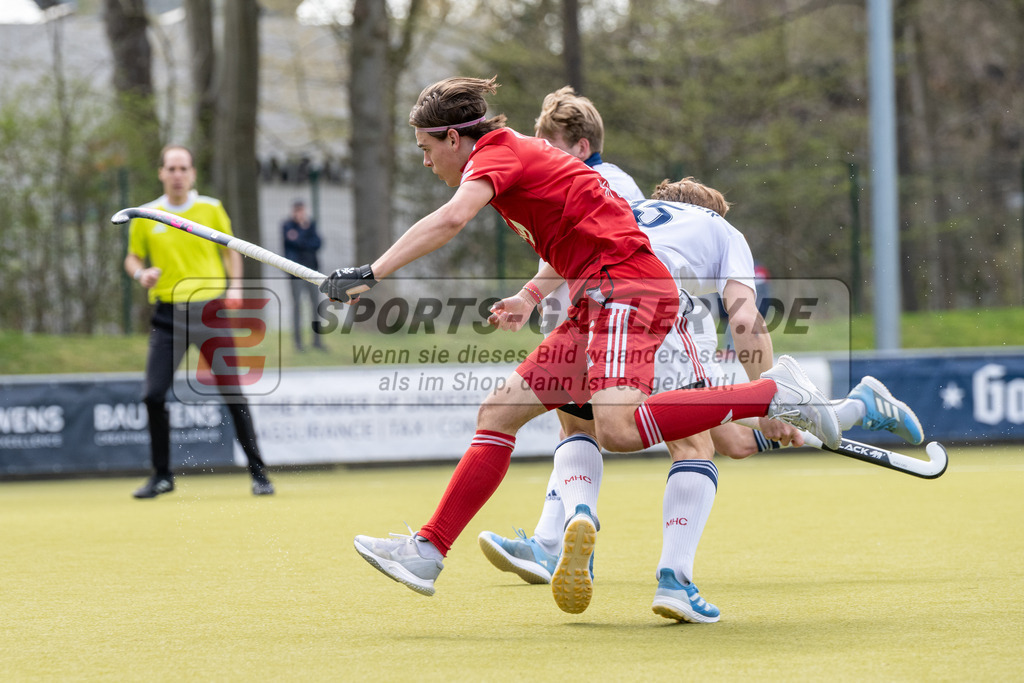 SFE_20260321_0076 | Köln, Deutschland, 21.03.26: Feldhockey 1. Bundesliga Herren zwischen Rot-Weiss Köln - Mannheimer HC im REWE Sportpark am 21.03.2026 in Köln, Deutschland. (Foto von Stephan Fehrmann)Köln, Germany, 21.03.26: Feldhockey 1. Bundesliga Herren between Rot-Weiss Köln - Mannheimer HC in REWE Sportpark at 21.03.2026 in Köln, Deutschland. (Foto from Stephan Fehrmann)