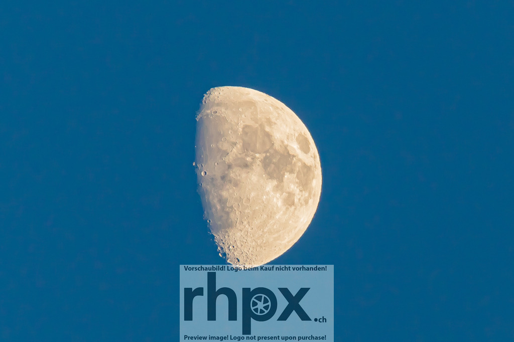 Mond | Stimmungsvolle Fotokunst aus Luzern. Erlebe den Pilatus, den See und die Stadt Luzern in exklusiven Aufnahmen in der Fotogalerie & Shop. - Realisiert mit Pictrs.com
