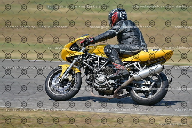 26bc03-2556 | markuskiefer.com - Realisiert mit Pictrs.com
