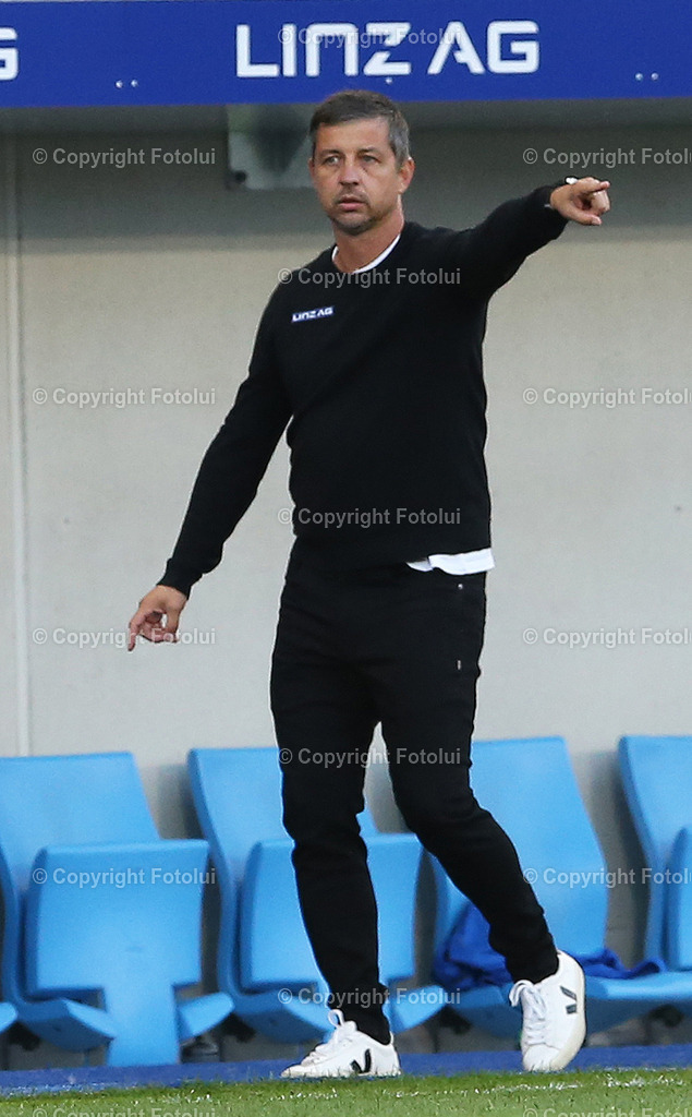 A_LUI_300923_13 | SPORT,FUSSBALL,ADMIRAL BUNDESLIGA BLAU WEISS LINZ-AUSTRIA KLAGENFURT 30.09.2023 IM BILD: TRAINER GERALD SCHEIBLEHNER (BLAUWEISSLINZ)  FOTO:FOTOLUI