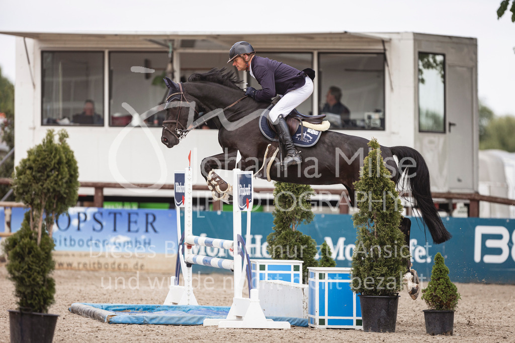 250506_Mühlen_SprPf-L2-445 | Deine schönsten Turniermomente als professionelle Fotos! Entdecke hochwertige Pferdesport-Fotografie im Online-Shop. Jetzt Fotos finden & bestellen!