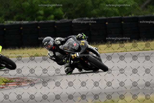 25bt02-1568 | markuskiefer.com - Realisiert mit Pictrs.com