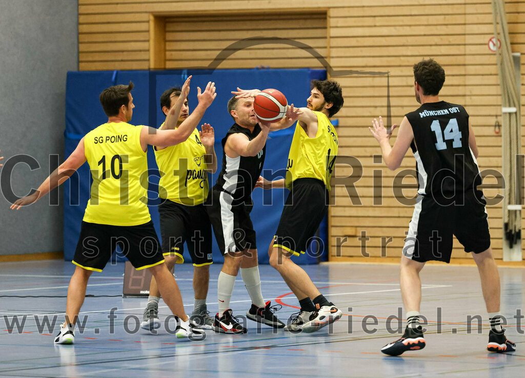 2022-12-04_042_SG_Poing_gegen_TSV_Muenchen_Ost_4 | Poing, Deutschland, 04.12.2022:
Basketball, Bezirksklasse 2021 / 2022, 8. Spieltag, SG Poing gegen TSV München Ost 4, Endergebnis: 37:65

Foto: Christian Riedel / fotografie-riedel.net