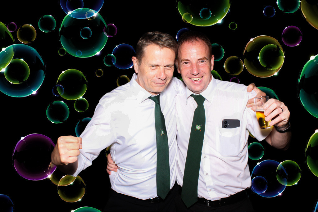 top-top.de-250628-023 | Foto, Video, Fotografie, Videografie, Fotobox, DJ, Discjockey, Musik, Musikbox, Veranstaltung, Photobooth, Amazon, Ebay, Buchtipp, Bestseller, Autor, Verlag, Buch, Wesel, Hamminkeln, NRW, Dinslaken, Rees, Drohne, Hochzeit, Party, Fotobox, Wesel, Fotograf