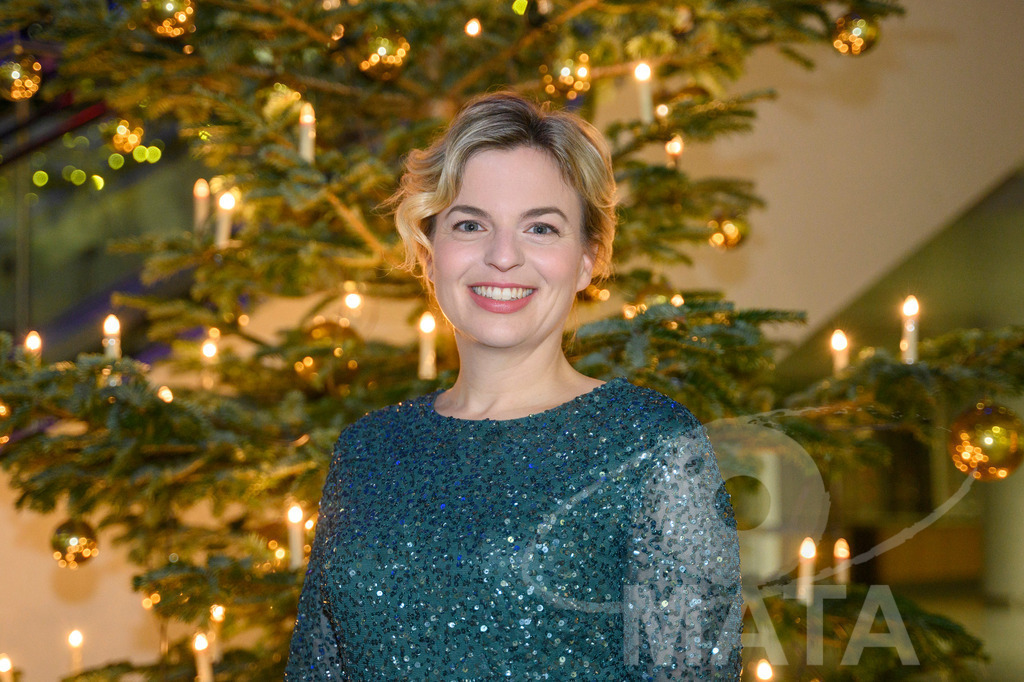 _DWA1268 | Katharina Schulze bei '30 Jahre Sternstunden-Gala 2023' in der Frankenhalle. Nürnberg, 15.12.2023 - Realisiert mit Pictrs.com