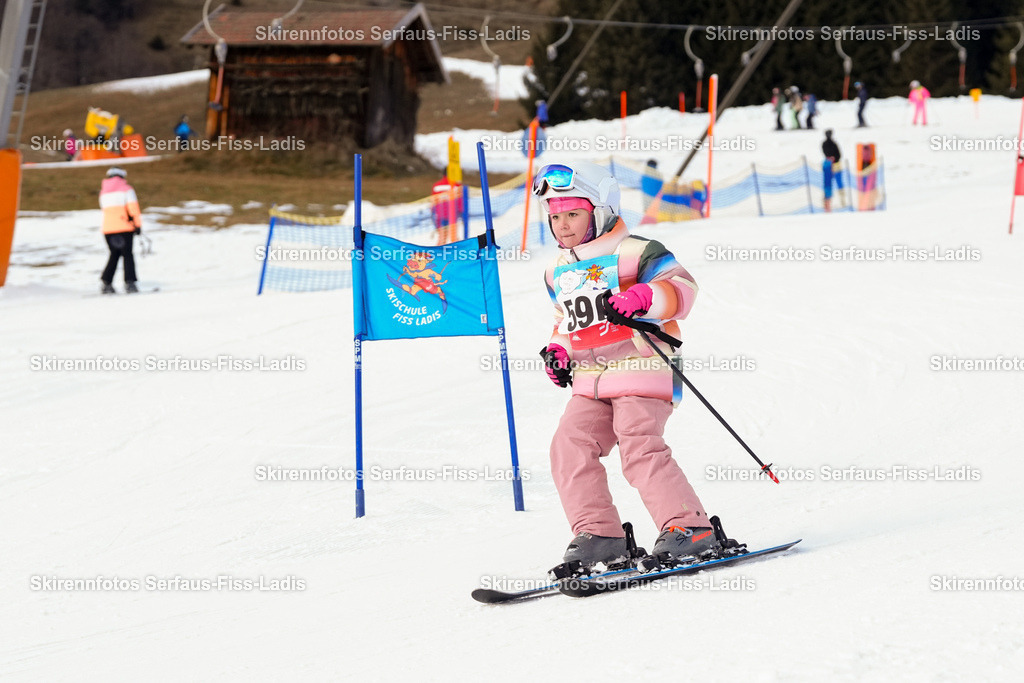 SRF_02.01.2026_1036 | Skirennfotos,Serfaus,Fiss,Ladis,Kinderskirennen,Winter,Tirol,Oberland,skirace,SFL,feelfree,weil wir's genießen,ski,Ski,skifahren,Sonnenplateau, - Realisiert mit Pictrs.com