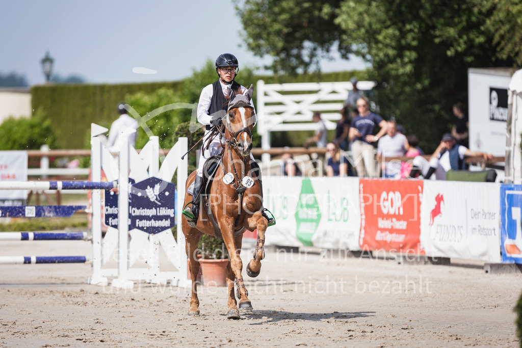 250531_MayDays_M2-Springen-517 | Deine schönsten Turniermomente als professionelle Fotos! Entdecke hochwertige Pferdesport-Fotografie im Online-Shop. Jetzt Fotos finden & bestellen!