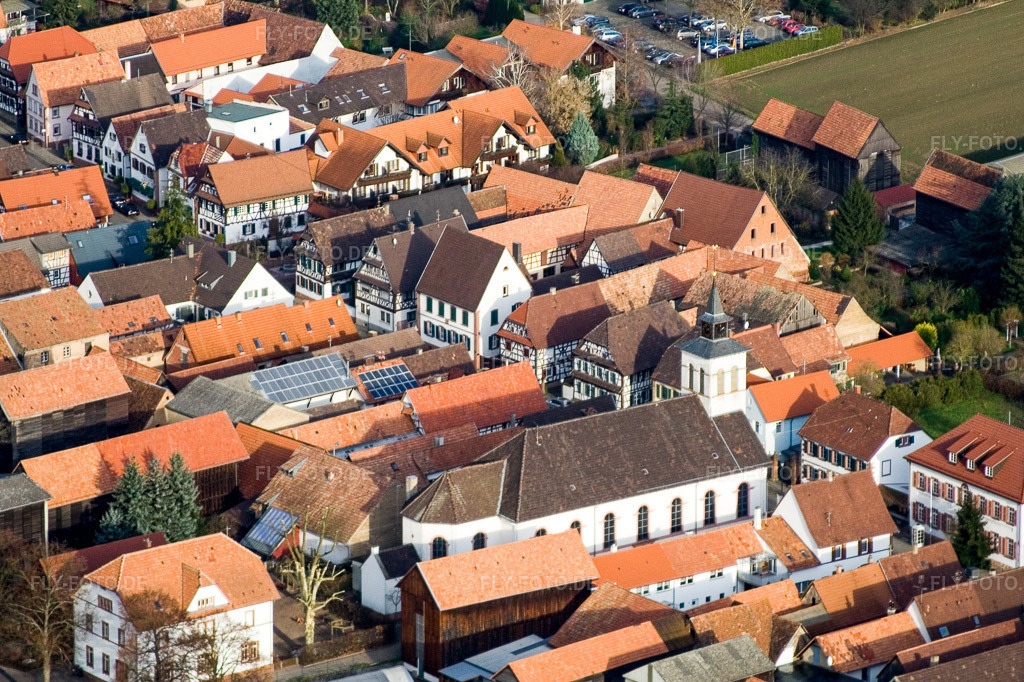 Luftbild: Kirchengebäude bei Landau (Pfalz) im Ortsteil Hayna in Herxheim im Bundesland Rheinland-Pfalz in Deutschland. Foto: IMG_5022.jpg vom 17.12.2006 durch Werner Riehm/FLY-FOTO.de